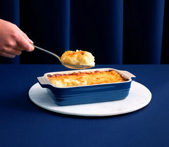 gratin cooked with cheese sauce