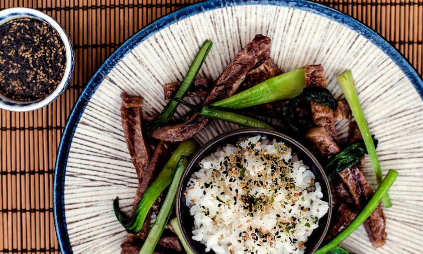cooked wagyu beef yakiniku with steamed rice