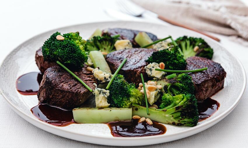 cooked fillet steak medallions, charred broccoli & stilton