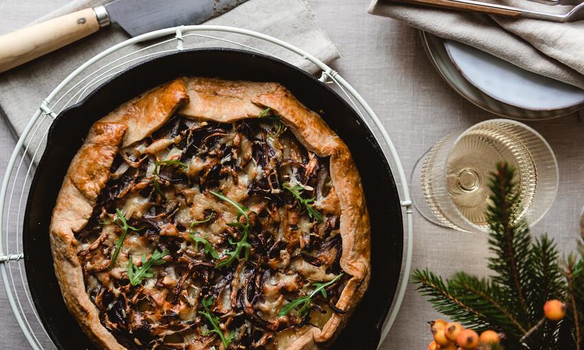 baked potato, red onion and goats cheese galette