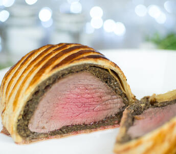 beef wellington cooked with mushroom 