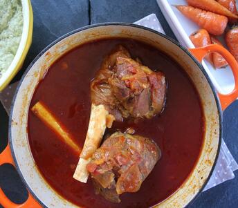 lamb curry with cauliflower and peas