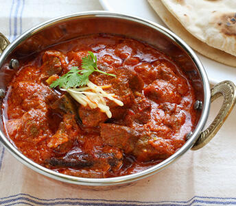  lamb rogan josh with naan bread